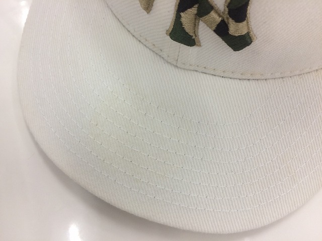 New Era シール跡を取り除く施工 クリーニング４０３ ヨンマルサン