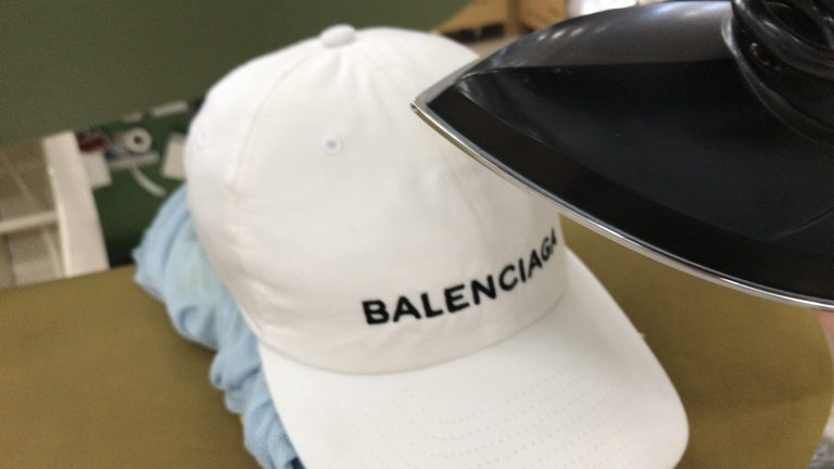 BALENCIAGA（バレンシアガ）のキャップの黄変抜きクリーニング