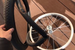 ママでも出来た！100均の自転車パンク修理キットでパンク修理をする 