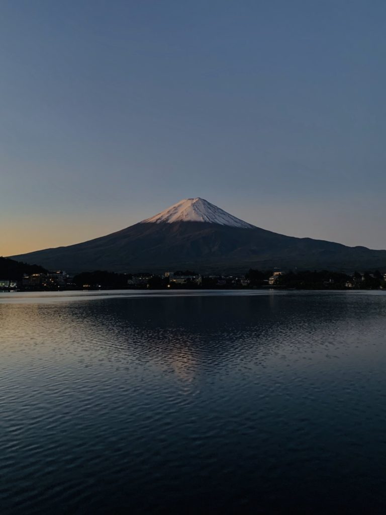 令和元年 富士山初冠雪 クリーニング４０３ ヨンマルサン