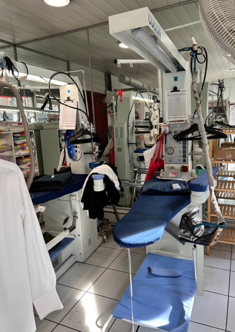 LINE_ALBUM_フランス_240410_10