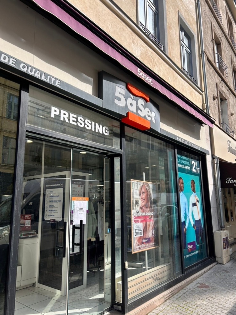 LINE_ALBUM_フランス_240410_13