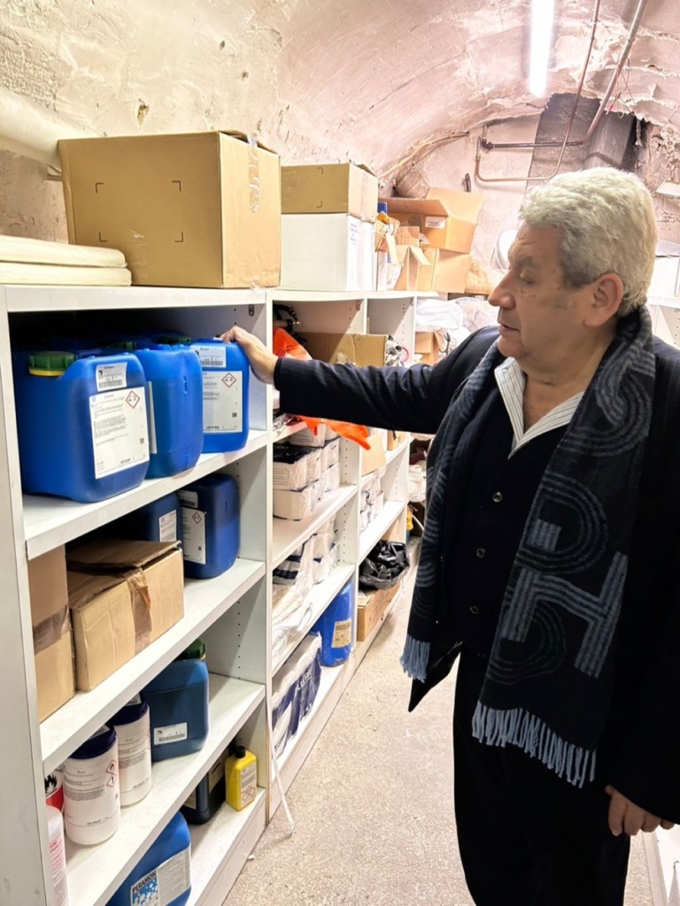 LINE_ALBUM_フランス_240410_4