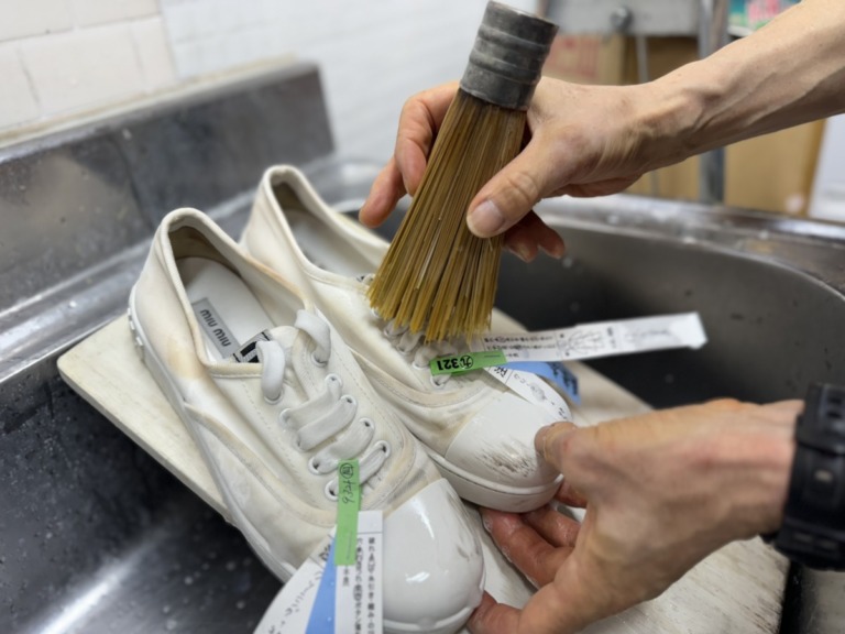 670BF1AF-EE73-45FA-8F55-060235717B7B