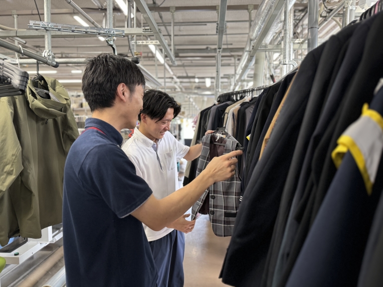 6BFCF9AE-1E0D-4747-9E2F-E6BF8EA6FD99