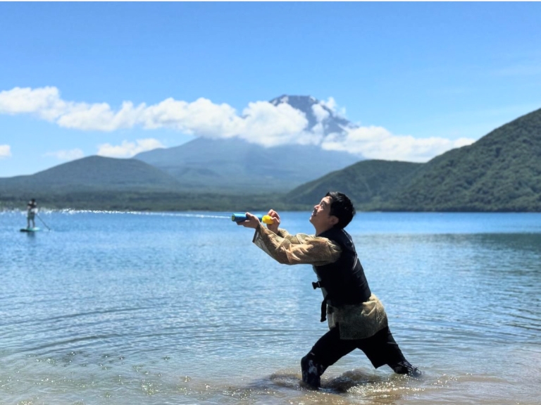 FFF4DCA3-CACF-4DA0-BEB6-CDB6C1A54F2E