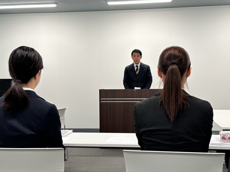 EF2DF70F-65FA-47D8-9904-12CF6282ABEB