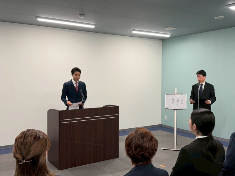 ADD9D9F1-6414-45E3-AA6A-7989E1EC99BD