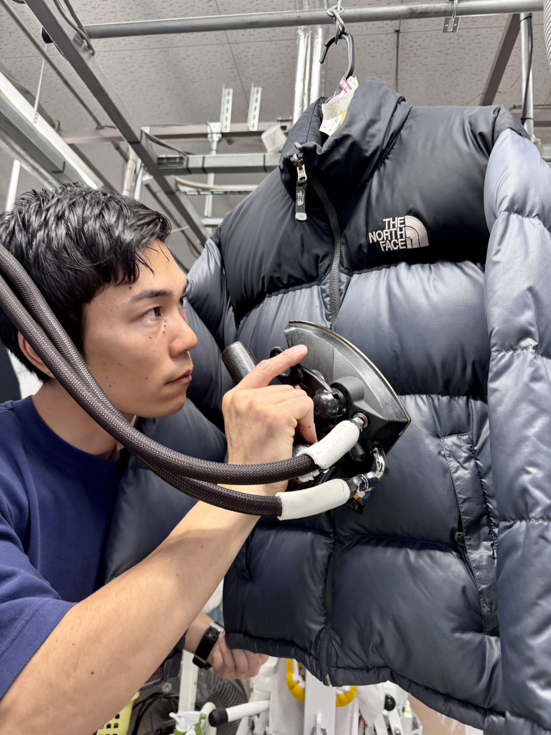 ダウンジャケットのカビ取り加工」ビフォーアフター｜ネットで洗濯.com