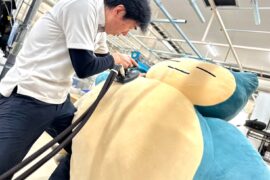 大きなカビゴンのぬいぐるみクリーニング